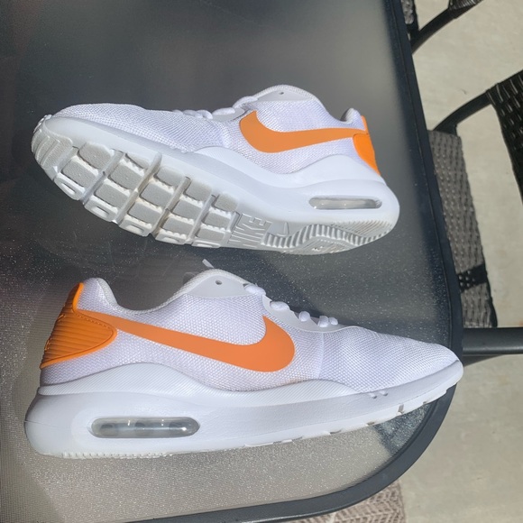 Nike Women’s Air Max Oketo White and Orange - Picture 3 of 9